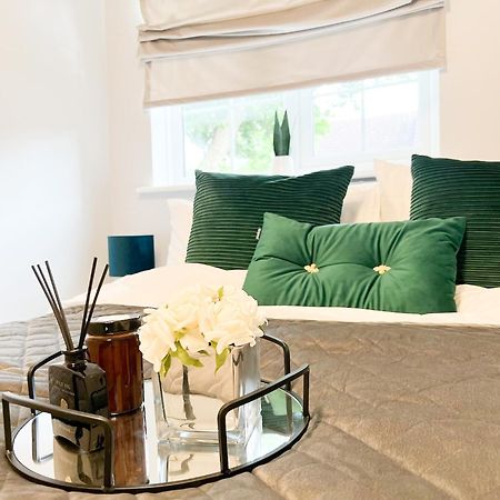 Beautiful Apartment In Beckton With Private Entrance And Garden ลอนดอน ภายนอก รูปภาพ