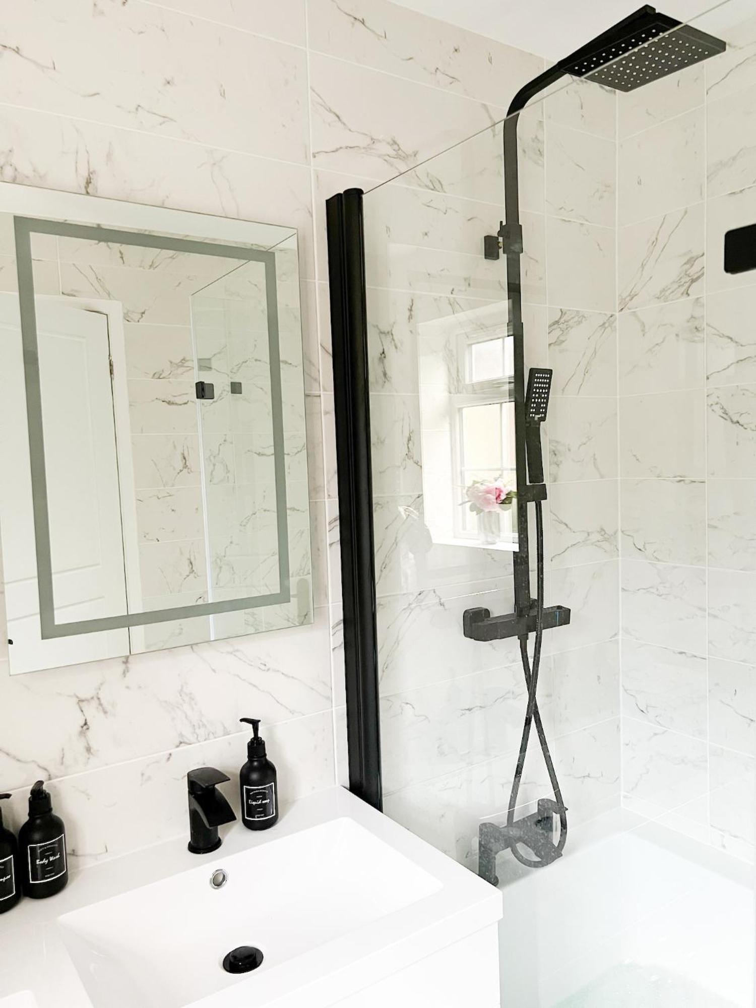Beautiful Apartment In Beckton With Private Entrance And Garden ลอนดอน ภายนอก รูปภาพ
