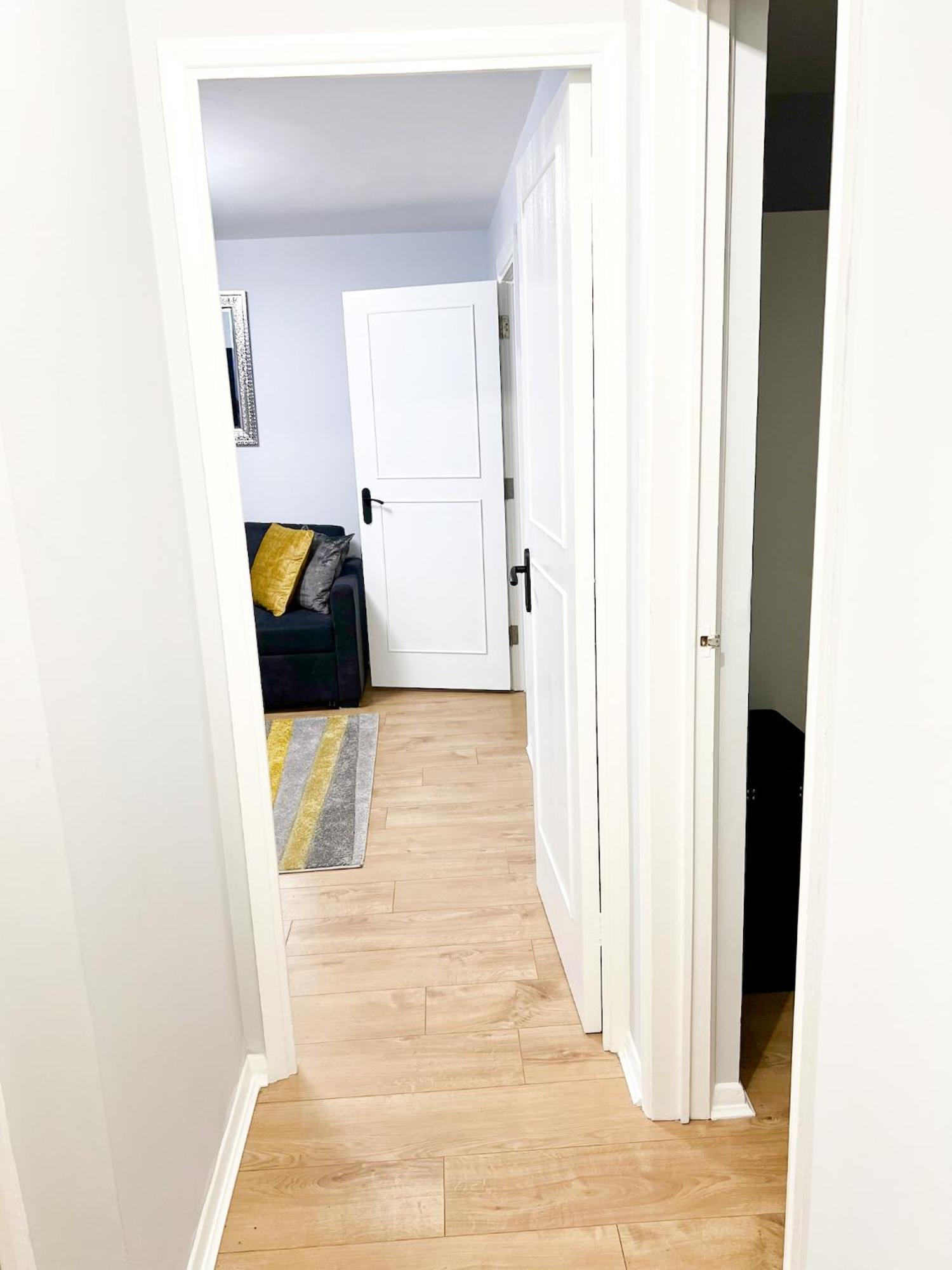 Beautiful Apartment In Beckton With Private Entrance And Garden ลอนดอน ภายนอก รูปภาพ