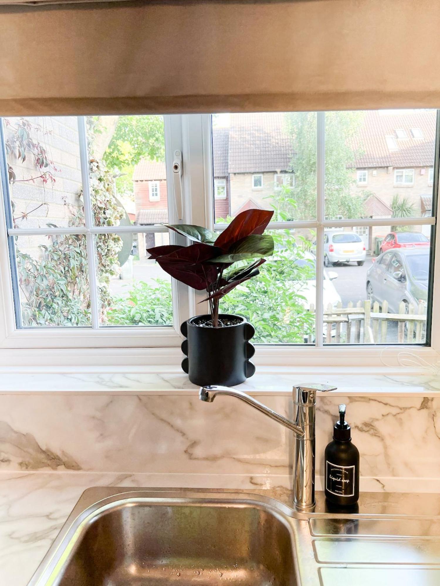 Beautiful Apartment In Beckton With Private Entrance And Garden ลอนดอน ภายนอก รูปภาพ