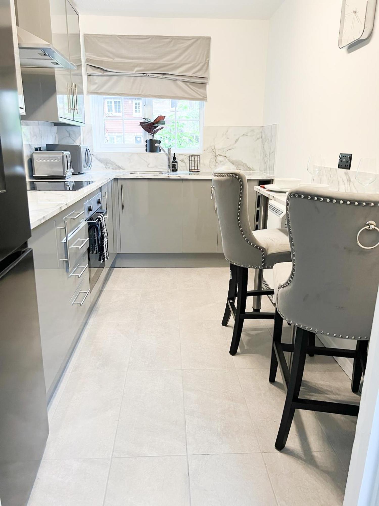 Beautiful Apartment In Beckton With Private Entrance And Garden ลอนดอน ภายนอก รูปภาพ